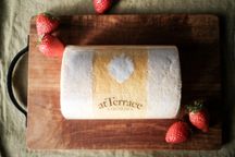 －冷蔵でお届け・いちご200ｇ－軽井沢高原完熟いちごの贅沢ロール 2