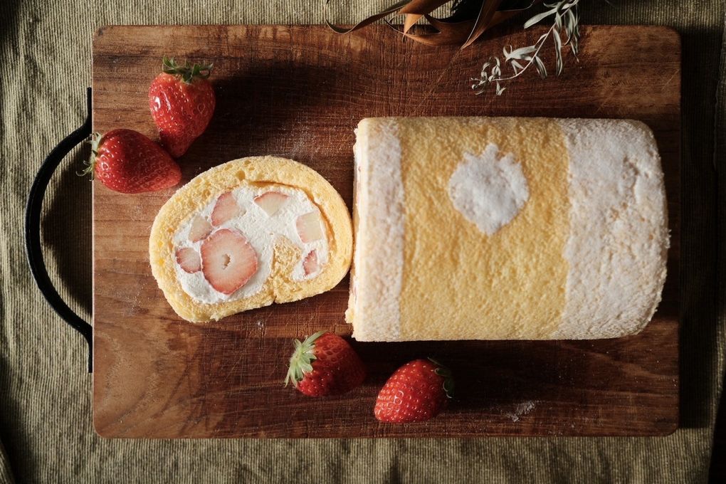 －冷蔵でお届け・いちご200ｇ－軽井沢高原完熟いちごの贅沢ロール 1