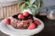 軽井沢農園パティスリーよりバスク風高原いちごチーズケーキ   ４号（プレザーブジャム付き） 1