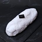 【期間限定】雪に包まれた漆黒のシュトーレン｜自家製マジパンと果実・ナッツの贅沢な味わい：クリスマス2026 1