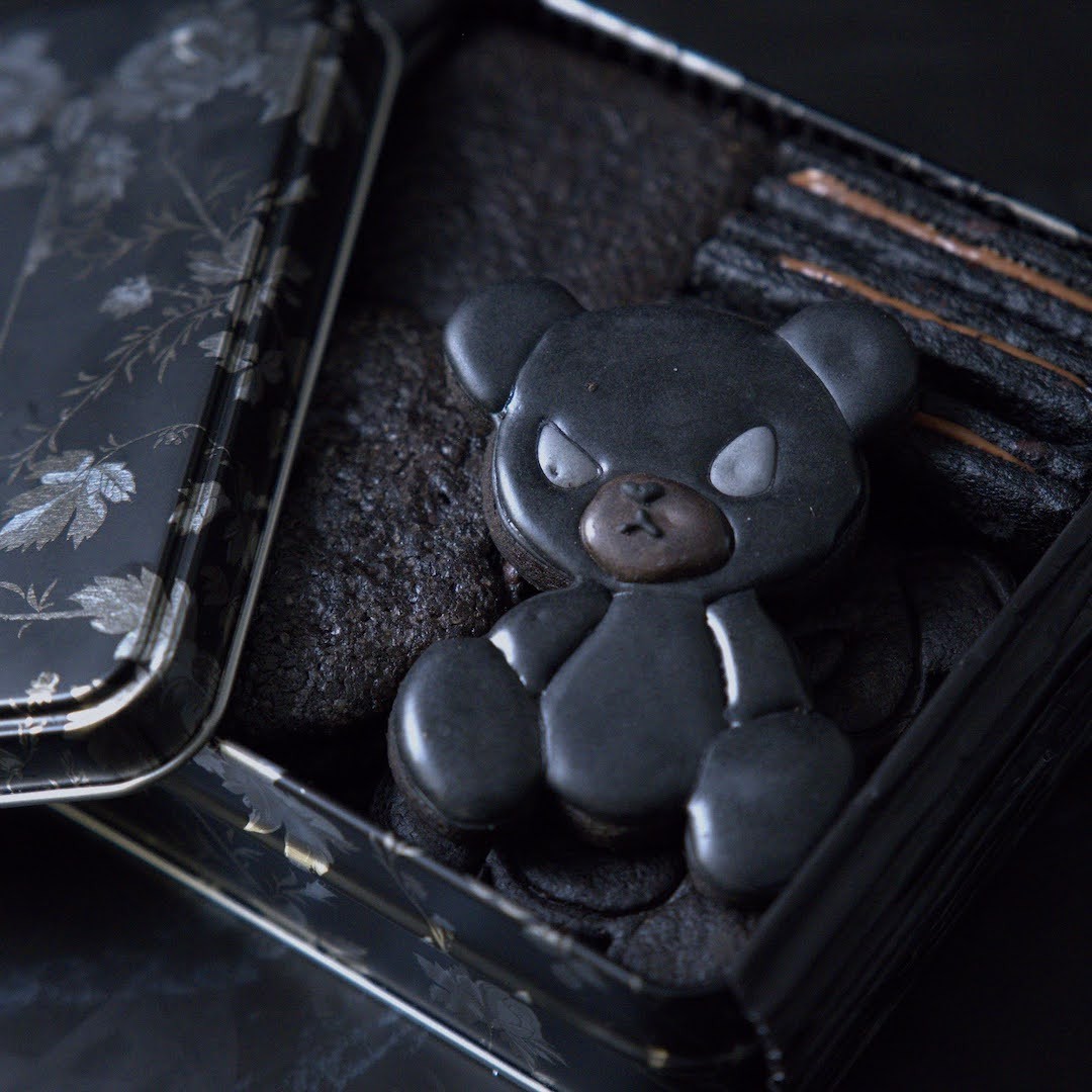 アイシングクッキー入りチョコレートクッキー缶 - ブラックパリ