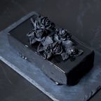 【期間限定】薔薇のブーケを飾ったアートピースレアチーズケーキ：ハロウィン2025 3