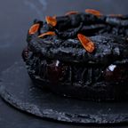 【期間限定】ピスタチオの味わいと黒果実が彩る、リース型パリブレスト：クリスマス2026 2