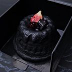 【期間限定】真っ黒なクグロフ｜紅茶とシナモン香る、果実たっぷりの濃厚ケーキ：クリスマス2026 3