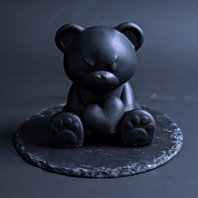 むすッとしたクマのフランボワーズムースケーキ - ブラックパリオリジナル 1