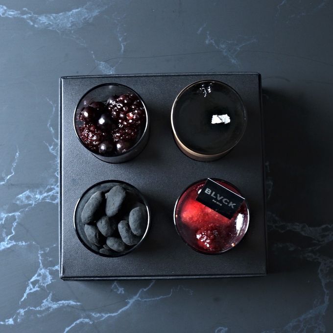漆黒のグラスデザート | キャラメル・ラムレーズン・アマンド・黒い果実：バレンタイン2026 5