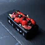 【期間限定】宝石箱のような春のフルーツのチーズムースドリップケーキ  1