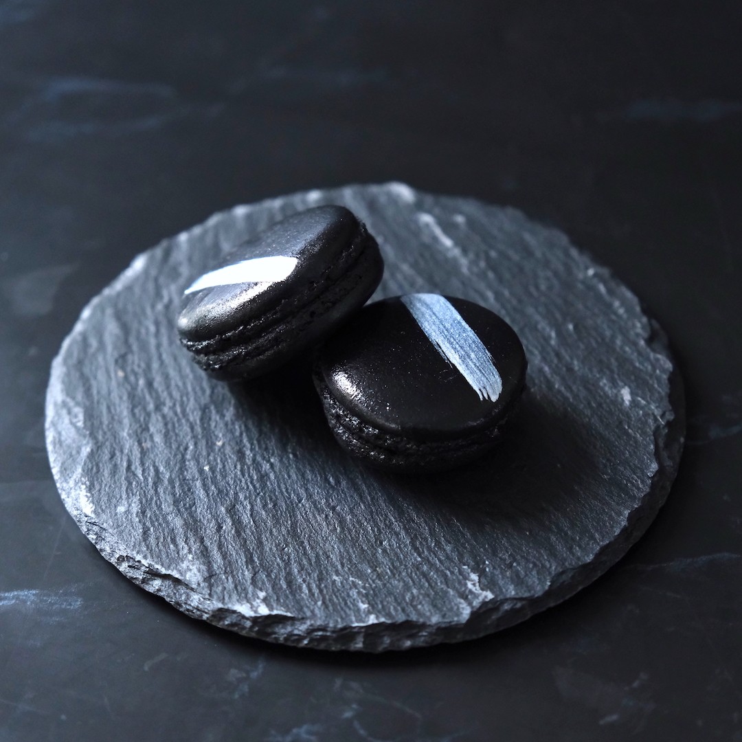 マカロン 漆黒の美学が詰まったラグジュアリーマカロン5種セット：バレンタイン