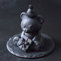 【期間限定】むすッとしたサンタクマのイチゴマラスキームースケーキ