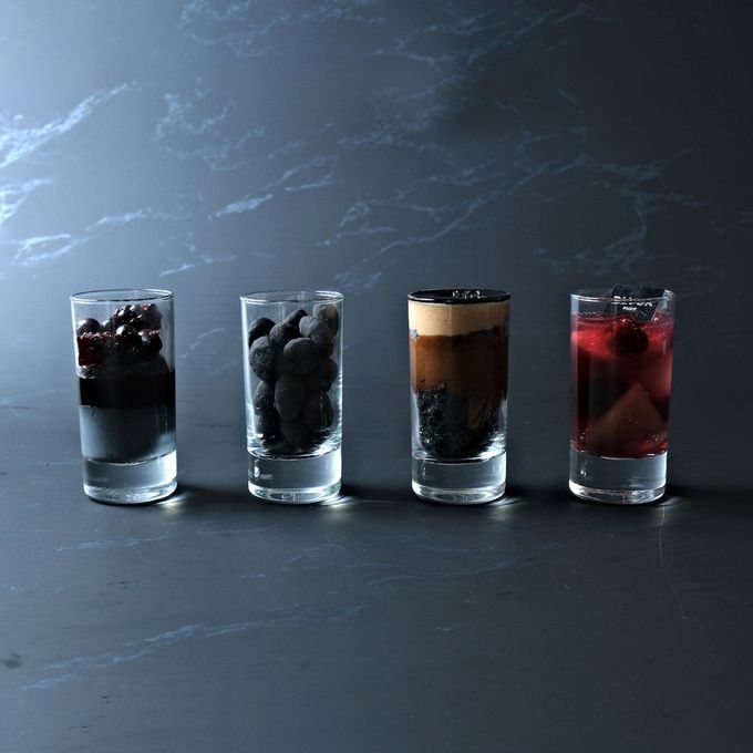 漆黒のグラスデザート | キャラメル・ラムレーズン・アマンド・黒い果実：バレンタイン2026 1