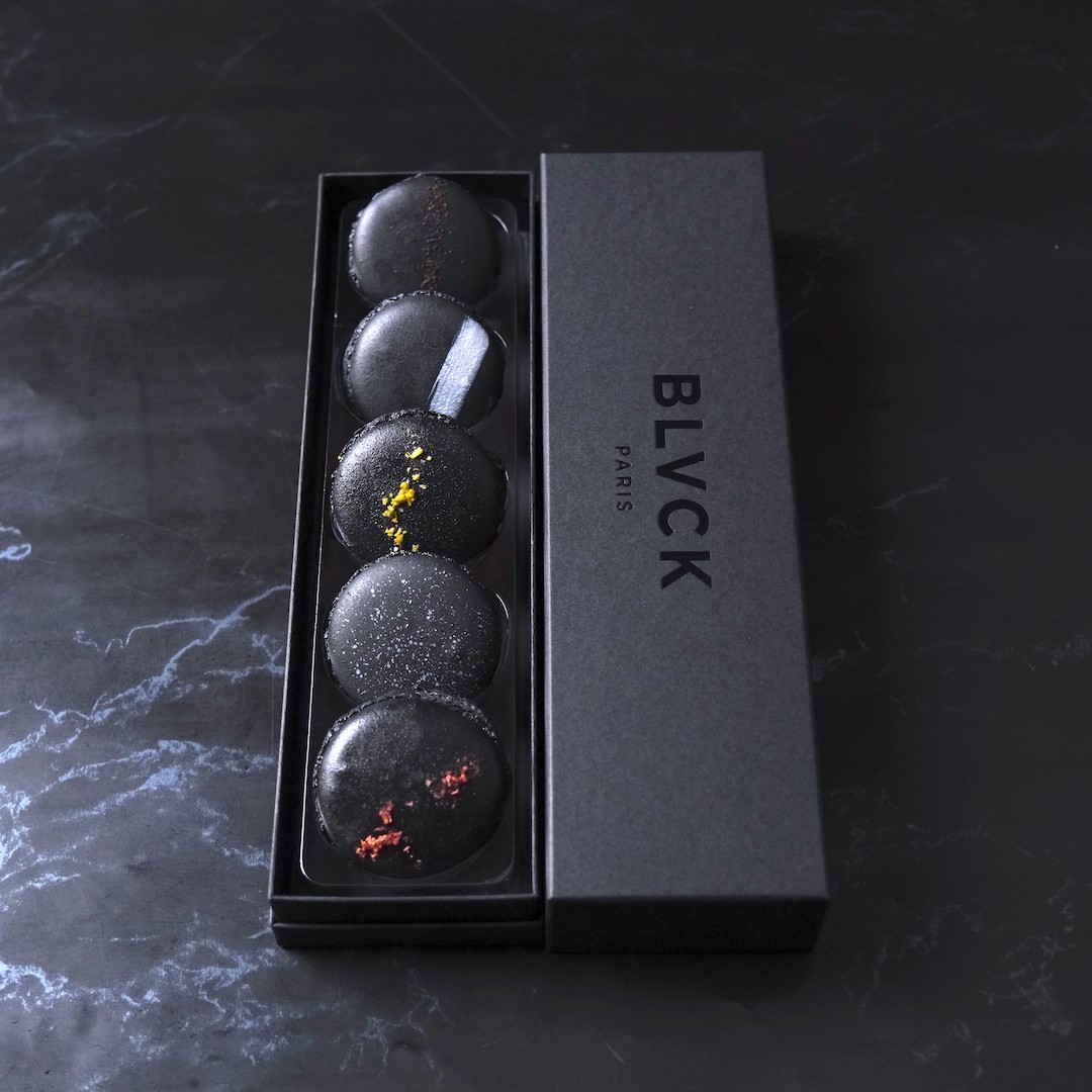 漆黒の美学が詰まったラグジュアリーマカロン5種セット：バレンタイン