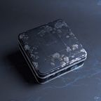 9種の香りが詰まった漆黒の薔薇のクッキー缶 2