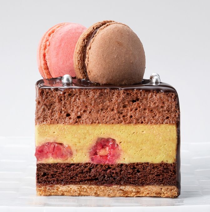 【神戸洋藝菓子ボックサン】クリスマス限定・大人のショコラマカロンケーキ ／贅沢プレミアム 4号 人気通販  4