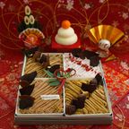 お正月 スクエアスイーツ贈答用ギフトボックス ４種モンブランアソート（山江栗、和栗、ショコラ、ベリー）お節スタイル 2