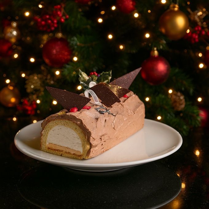 白金クリームブッシュドノエル（ショコラ） クリスマス2025 1