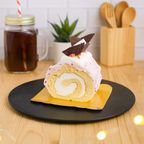 白金プレミアムジャージーロール（苺） ハーフ 1