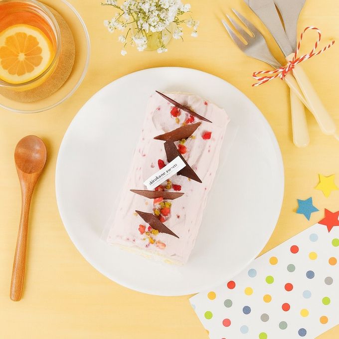 白金クリームロール（苺） 2