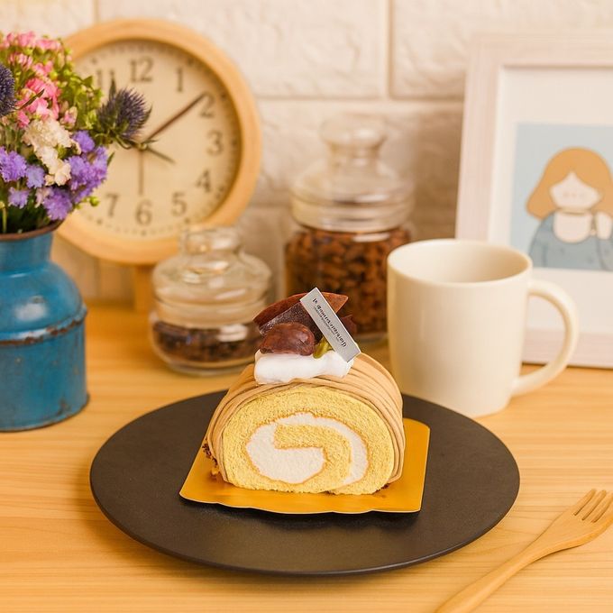 皇室献上栗 山江栗の白金ジャージーロール（モンブランスタイル） ハーフ 1