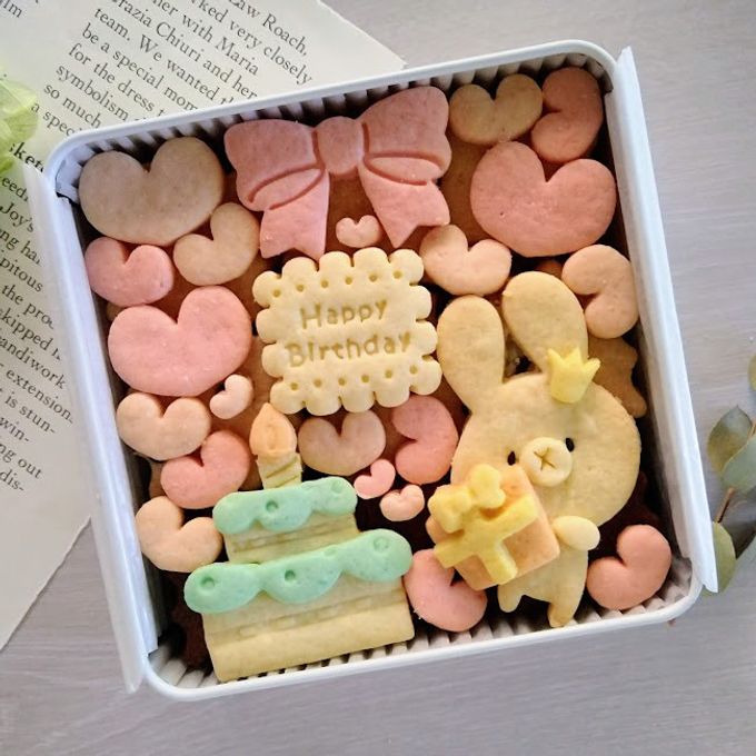 バースデークッキー缶/きみと季節のとなりに「HappyBirthday」うさぎ 2