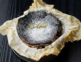 【アレ表参道】クリスマス限定 燻製はちみつのバスクチーズケーキ 5号