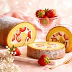 いちご がこぼれ落ちるほど入ったロールケーキ 1