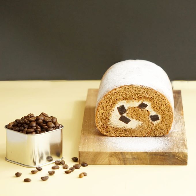 ほろにが コーヒーロールケーキ 1