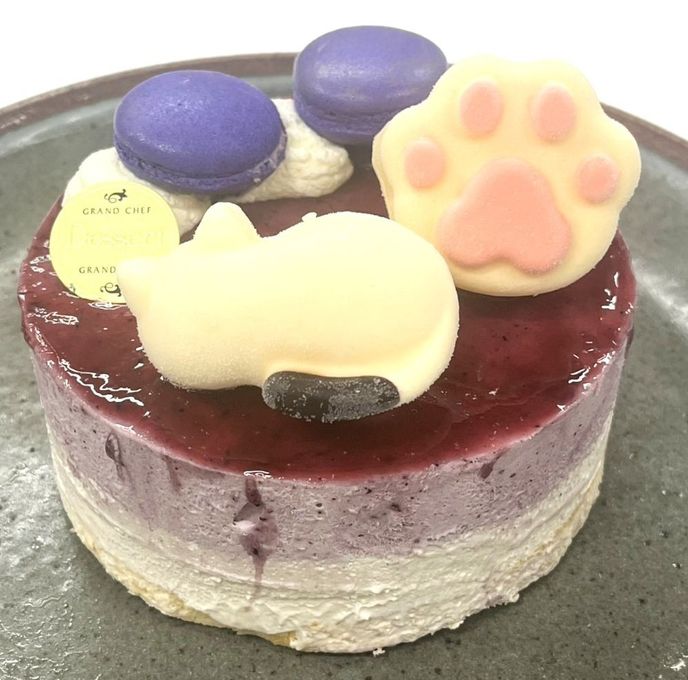 ブルーベリー香る、眠りネコのレアチーズケーキのレアチーズ4号 幅12cm 2