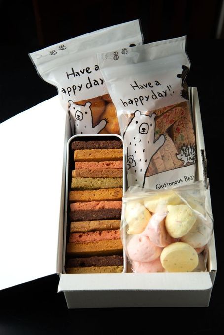 彩り焼き菓子の贈りもの ～くまさんの幸せ便～ 1