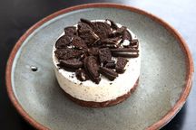 十勝チーズとオレオのご褒美スイーツ ひんやりアイス風レアチーズケーキ 3
