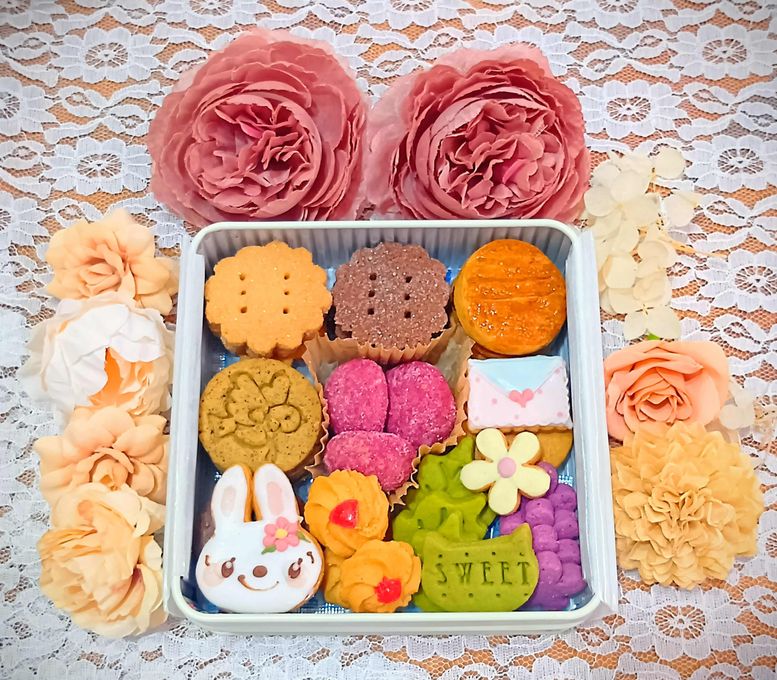 11種類の米粉ブレンド クッキー缶｜アイシングクッキー入り｜贈りものにも！ 1