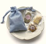 ３種のおやつ入り巾着ギフトバッグ 1