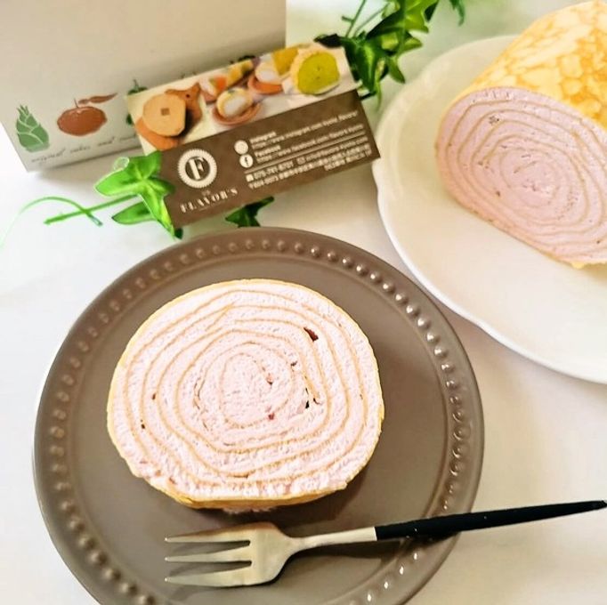 家族団らんのひと時にミルクレープロールいちご 6