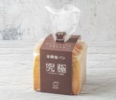 専用スリーブ付きの上質な佇まいで、そのまま贈り物としてもお使いいただけます。 1