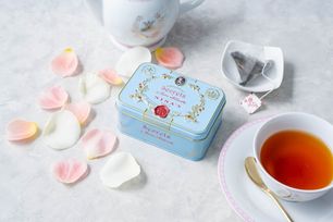 ＮＩＮＡ＇Ｓ ＭＡＲＩＥ－ＡＮＴＯＩＮＥＴＴＥ ダージリン ティーバッグ缶