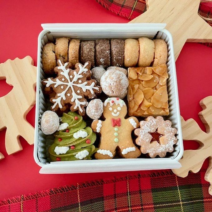 ホワイトクリスマスクッキー缶 1