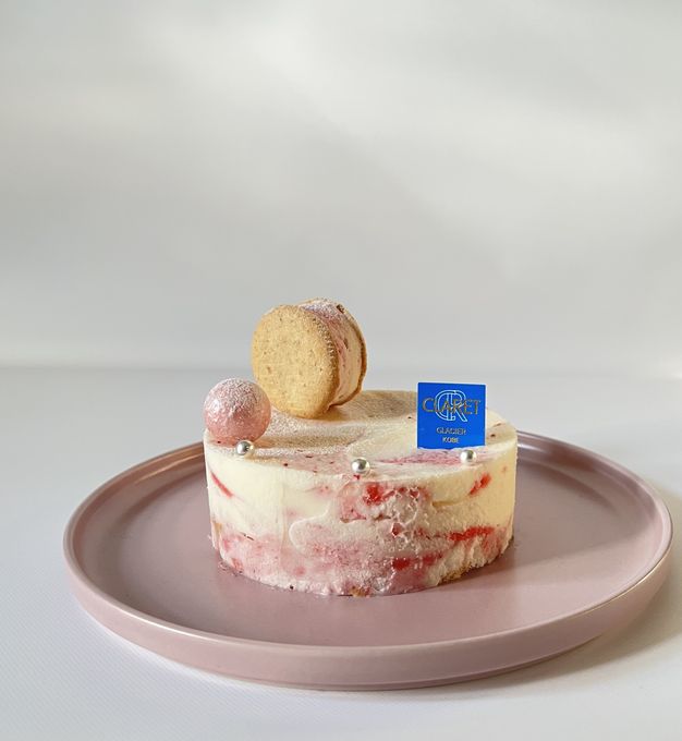 いちごとミルクのジェラートケーキ  1