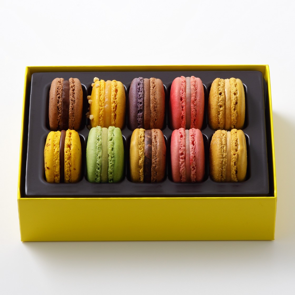 マカロン 10個詰合わせ バレンタイン2026（PIERRE HERMÉ PARIS） | Cake.jp