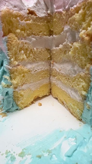いちごとリボンのパステルカラーケーキ 3