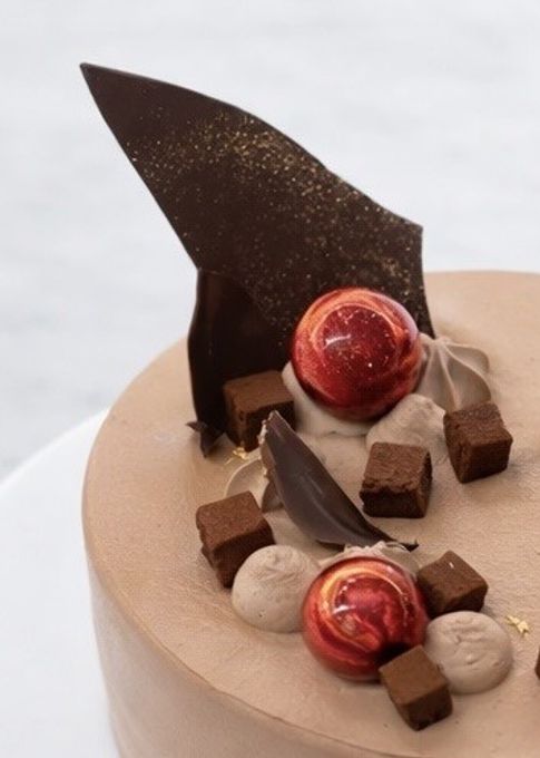 【数量限定】【バレンタイン限定】“溶ける一粒”より“記憶に残る一切れ” リュクスショコラ ５号 １５cm デコレーションケーキ チョコレートケーキ 2