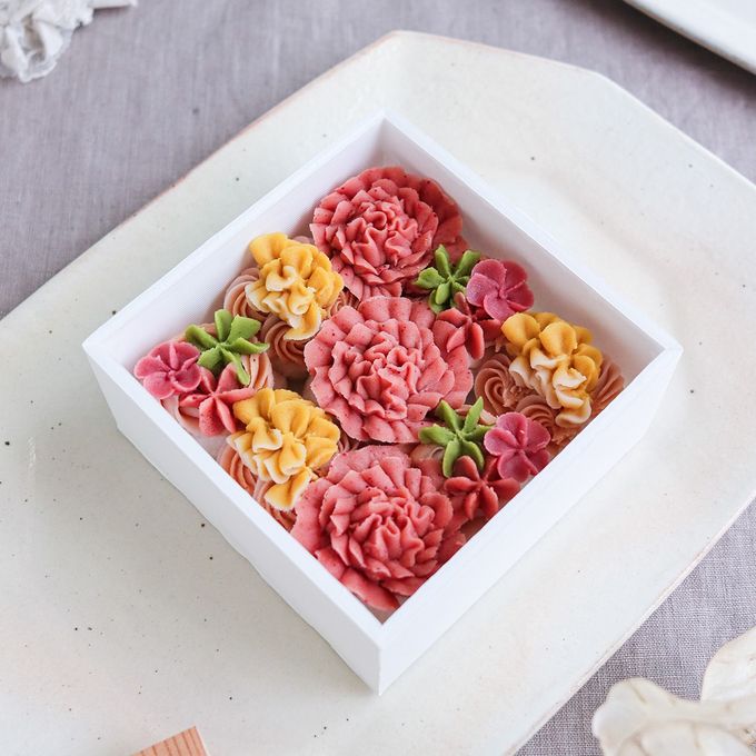 9/19〜9/21お届け【敬老の日】＜うめとおはぎ＞おはぎのフラワーBOX（秋色カーネーション） 4
