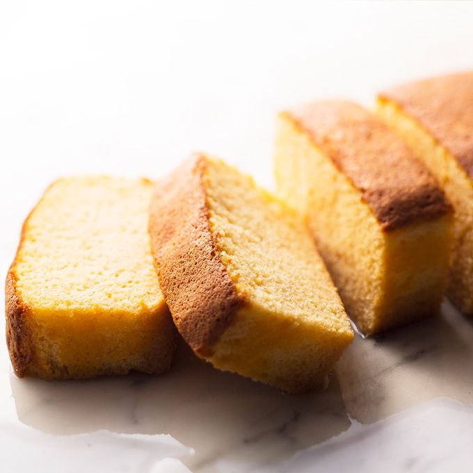 東京浅草ブランデーケーキ ナポレオン 【ハーフサイズ】 2