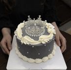 【選べる9色】キルティング×クラウンケーキ｜誕生日・記念日・推し活対応｜上品・写真映え◎ 2