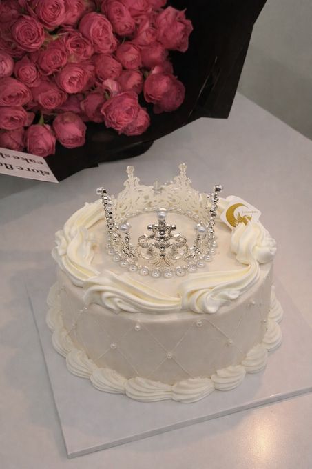 【選べる9色】キルティング×クラウンケーキ｜誕生日・記念日・推し活対応｜上品・写真映え◎ 1