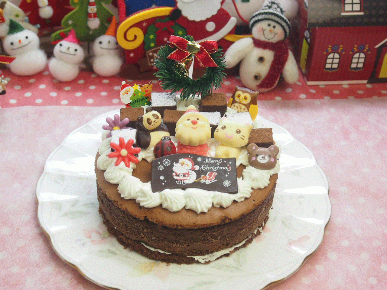 サンタと動物達と生チョコ飾りガトーショコラ 5号 無料メッセージカードを選べます。2025クリスマス