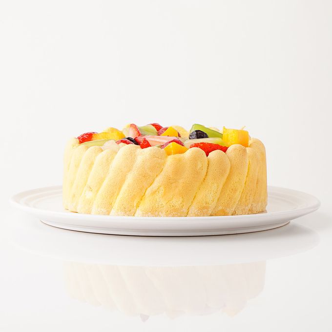 フルーツデコレーションケーキ 6号 18cm 4