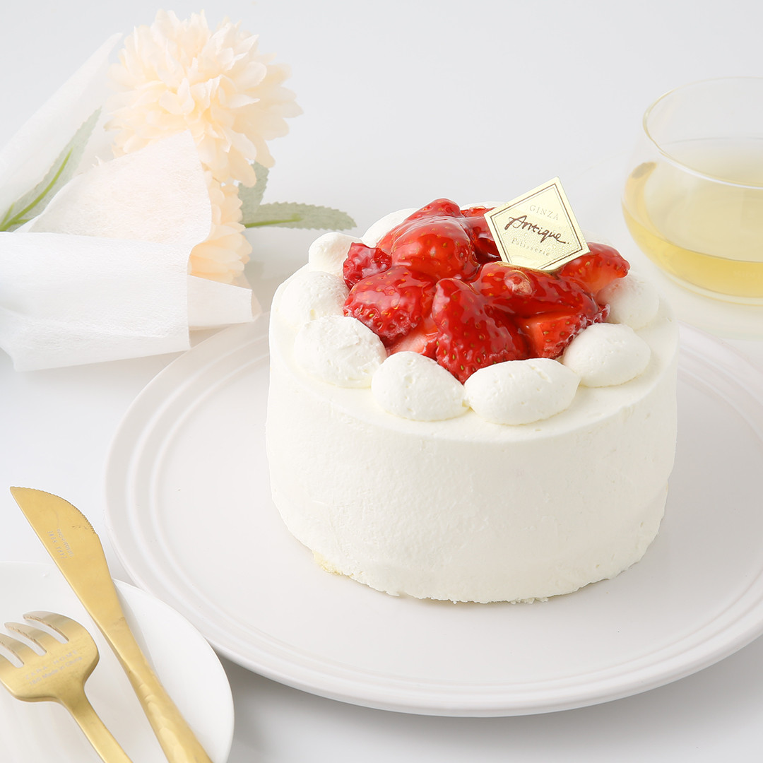 即日出荷可能】高級苺盛りデコレーションケーキ 6号 18cm（Antique