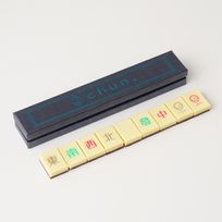 【麻雀カフェchun.コラボ限定】とろける生チョコ麻雀牌《字牌セット》