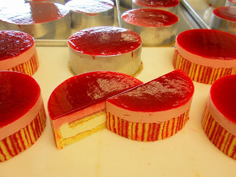  ちょっぴり大人なラズベリームースケーキ フランボワジエ 15cm 2