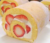  人気No1 いちごたっぷりロールケーキ 1
