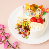 【2度楽しめる！今年も大好評です】特選純生クリームが 優しい美味しさの秘訣。 お雛ギミックデコレーション 6号 18cm